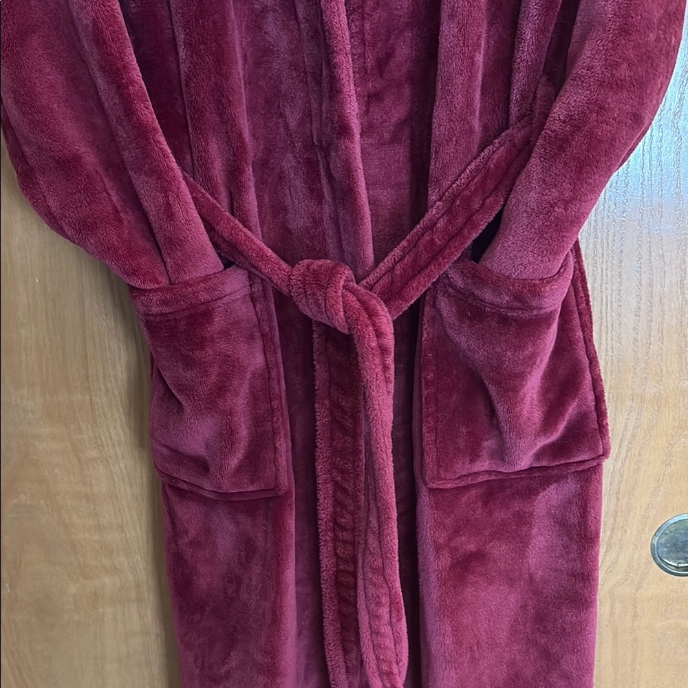 Joyaria Deep Red Plush Robe - Picture 3 of 6